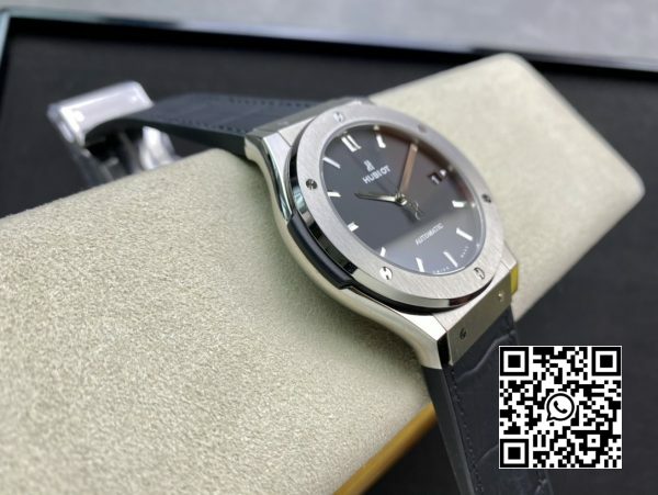 HUBLOT Classic Fusion 42mm 542.NX .1171.RX Titanium WWF Factory 11 Best Edition Black Dial 6 HUBLOT Classic Fusion 42mm 542.NX.1171.RX Titanium WWF Factory 1:1 Best Edition Black Dial