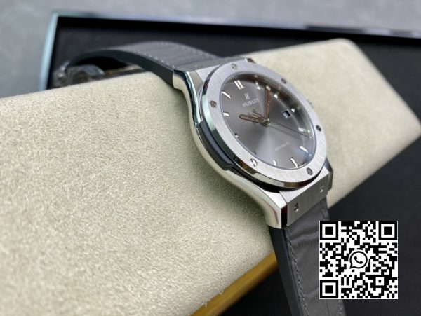 HUBLOT Classic Fusion 45mm 542.NX .7071.LR Titanium WWF Factory 11 Best Edition harmaa kellotaulu 6 HUBLOT Classic Fusion 45mm 542.NX.7071.LR Titanium WWF Factory 1:1 Best Edition harmaa kellotaulu