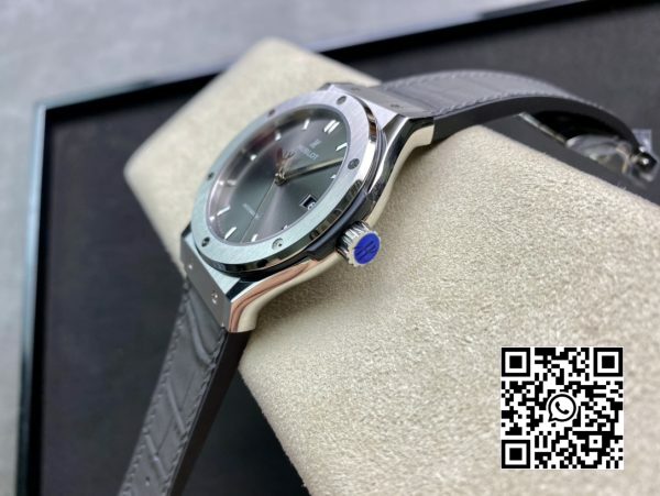 HUBLOT Classic Fusion 45mm 542.NX .7071.LR Titanium WWF Factory 11 Best Edition harmaa kellotaulu 7 HUBLOT Classic Fusion 45mm 542.NX.7071.LR Titanium WWF Factory 1:1 Best Edition harmaa kellotaulu