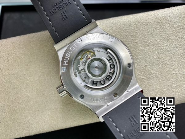 HUBLOT Classic Fusion 45mm 542.NX .7071.LR Titanium WWF Factory 11 Best Edition harmaa kellotaulu 8 HUBLOT Classic Fusion 45mm 542.NX.7071.LR Titanium WWF Factory 1:1 Best Edition harmaa kellotaulu