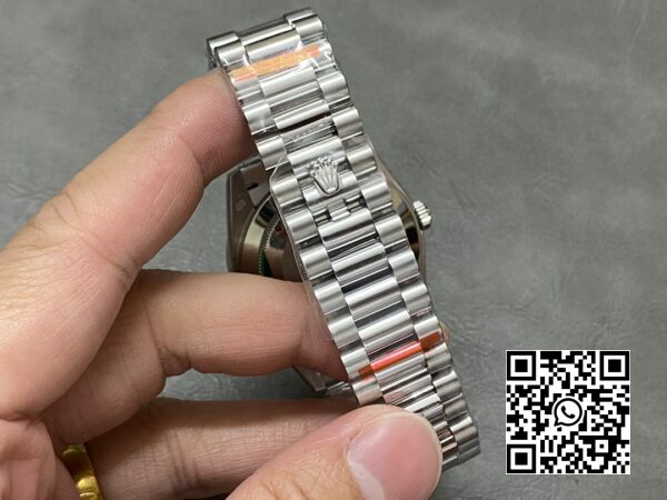 Rolex DayDate 228236 40 mm GM Factory 11 Best Edition Eisblaues Zifferblatt mit Karomuster 7 Rolex DayDate 228236 40 mm GM Factory 1:1 Best Edition Eisblaues Zifferblatt mit Karomuster